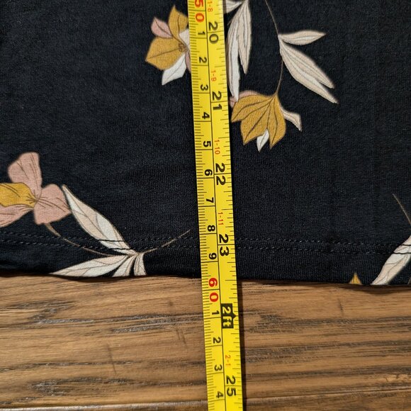 RW&CO mock neck floral top black size small - Picture 8 of 12